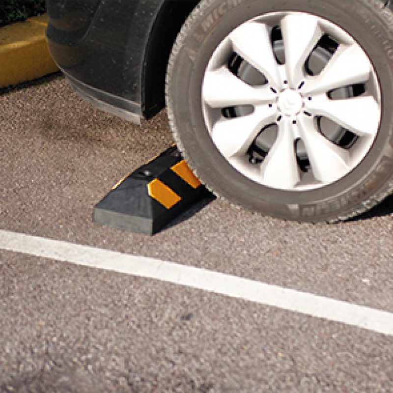 Topall d'aparcament en cautxú